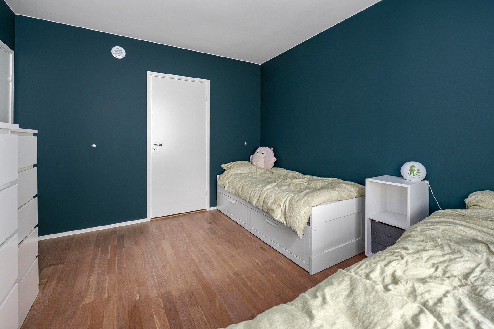 Bod/teknisk rom i tilknytning til hovedsoverom. Galleribilde