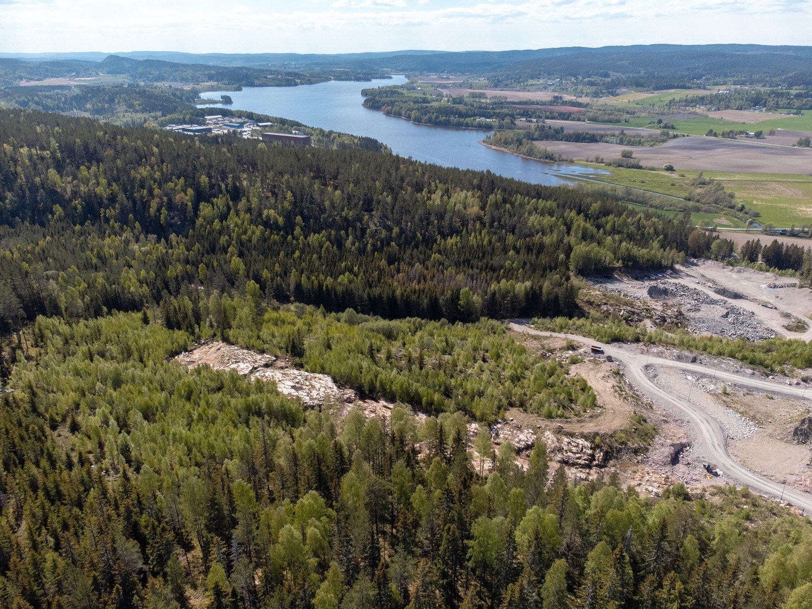 Festningsåsen ligger i høyden øst for Bjørkelangen sentrum. Galleribilde