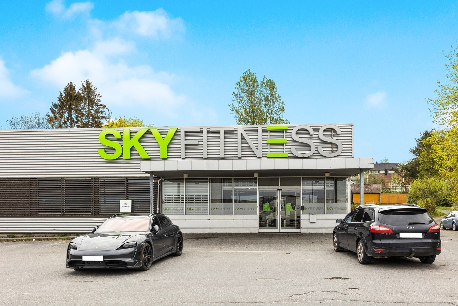 Kort vei til treningssenter. Galleribilde