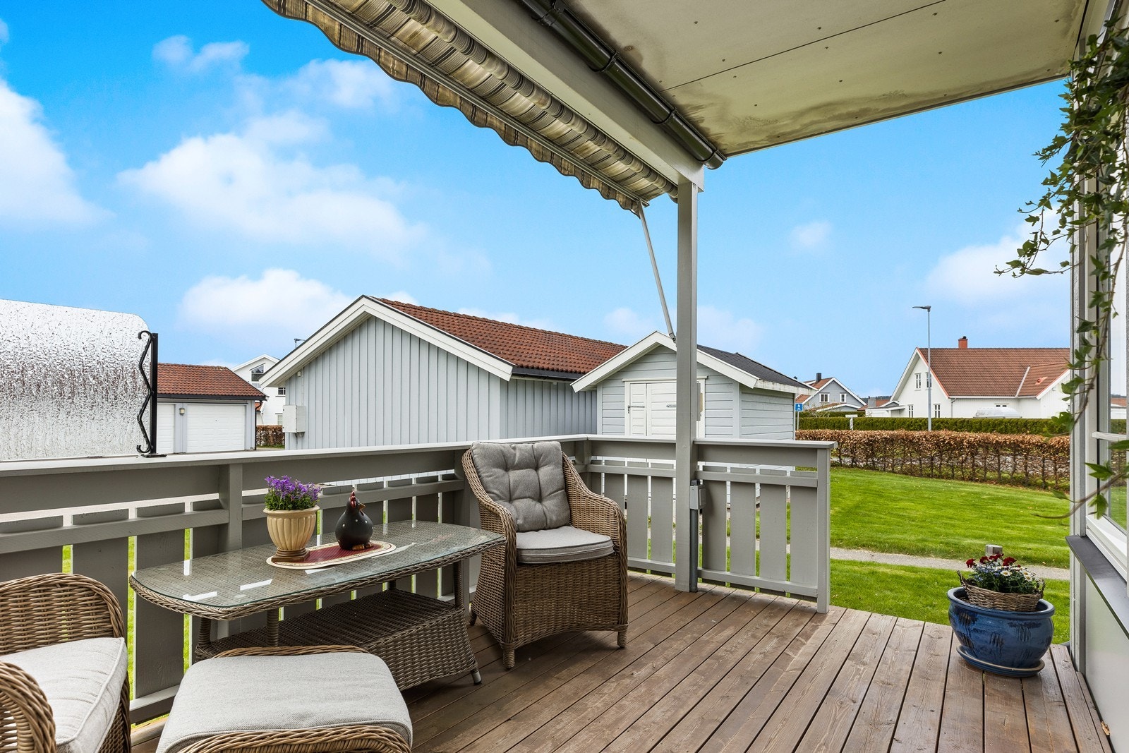 Veranda har gode solforhold fra tidlig på dagen til sent på kvelden Galleribilde