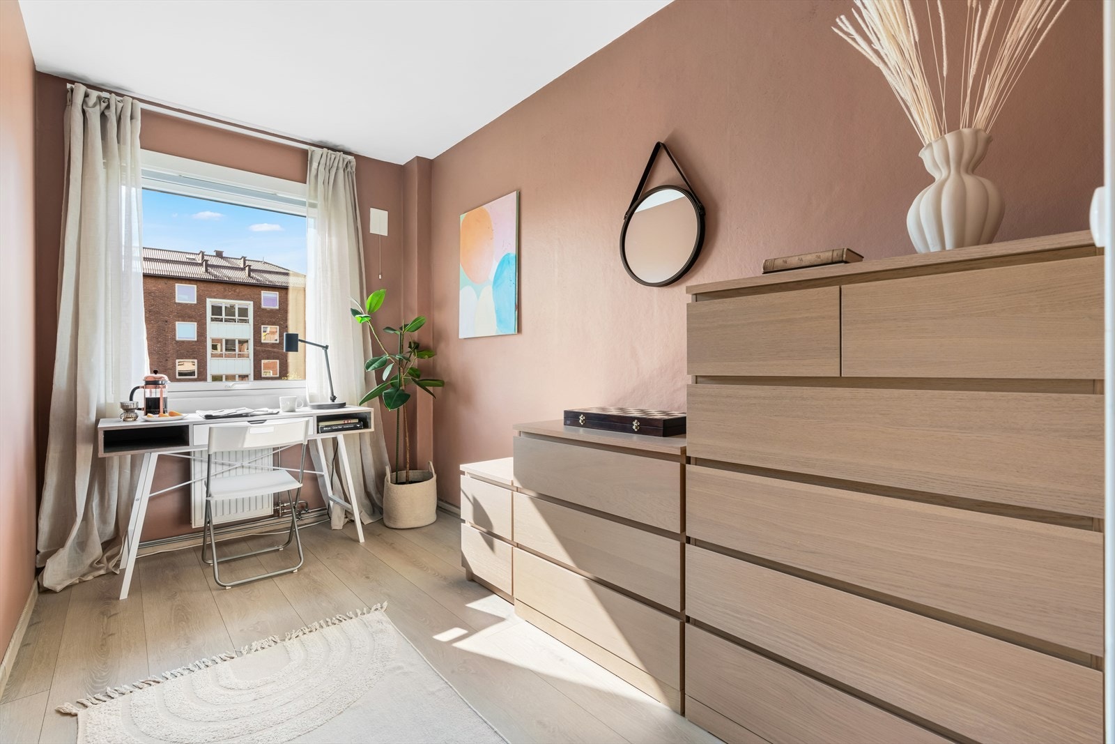 Soverom 2 egner seg godt som barnerom, gjesterom eller kontor Galleribilde