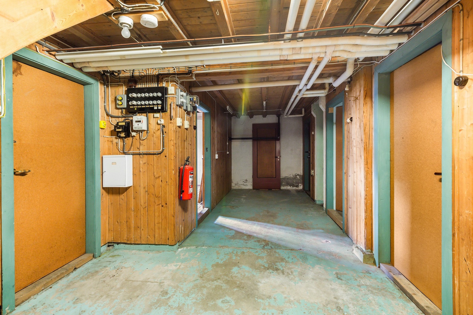 Kjeller på 73 kvm BRA-i med god takhøyde. Galleribilde