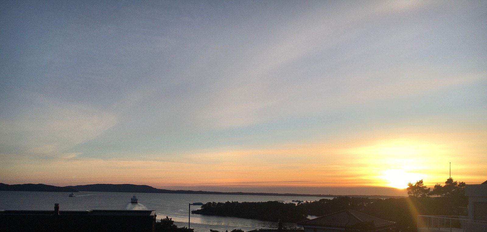 Aftenstemning, bilde tatt fra tomt vest. Galleribilde