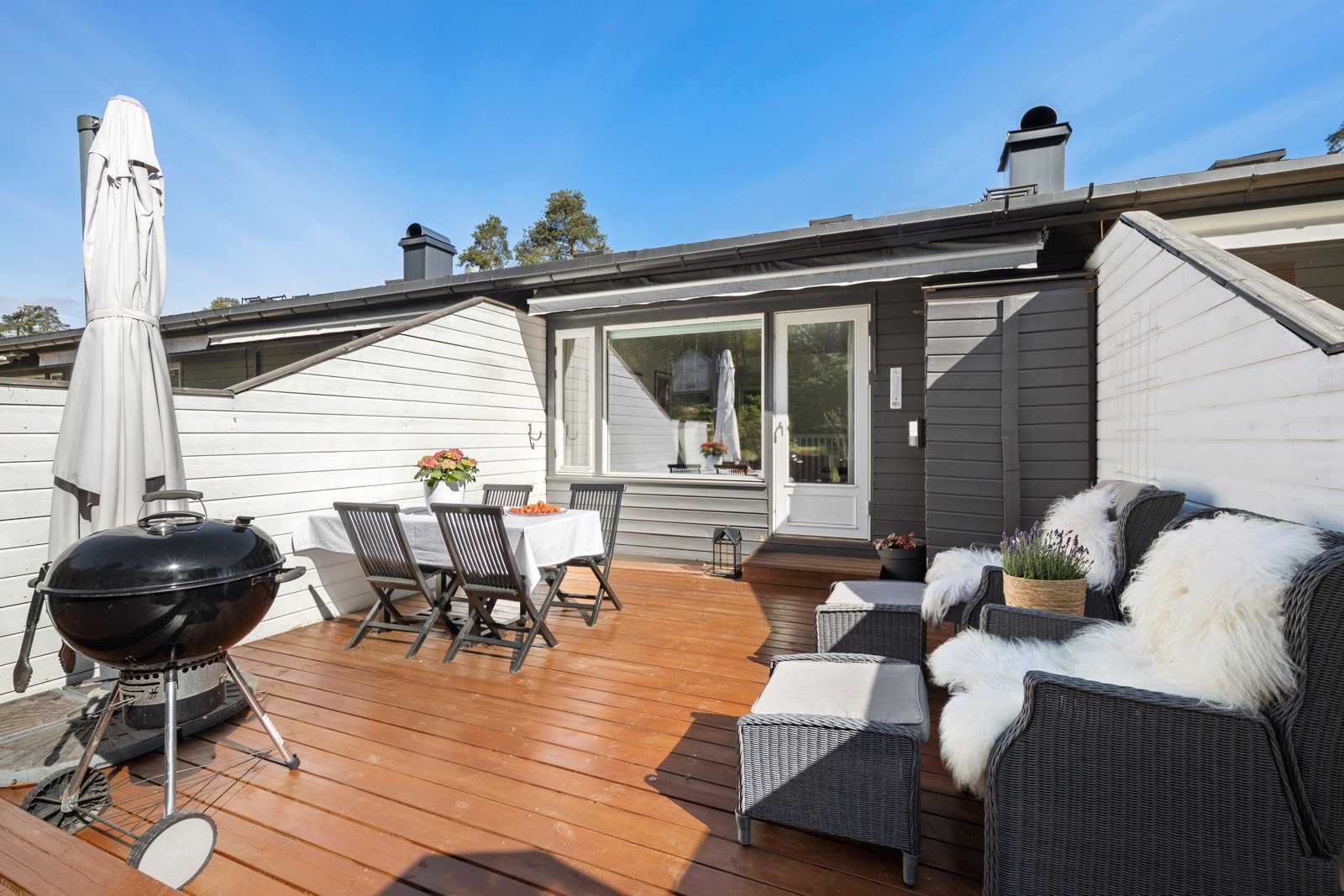 Familievennlig rekkehus med solrik terrasse og fin utsikt. Galleribilde