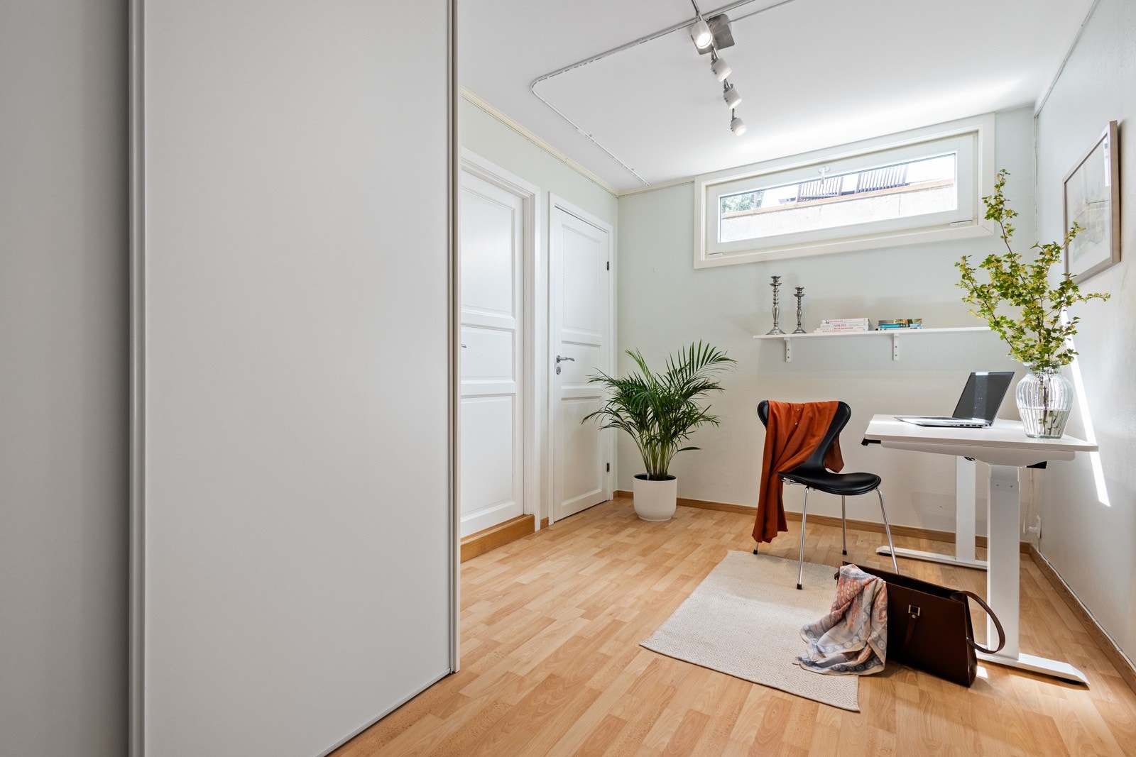 Praktisk rom som kan passe fint til kontor. Galleribilde