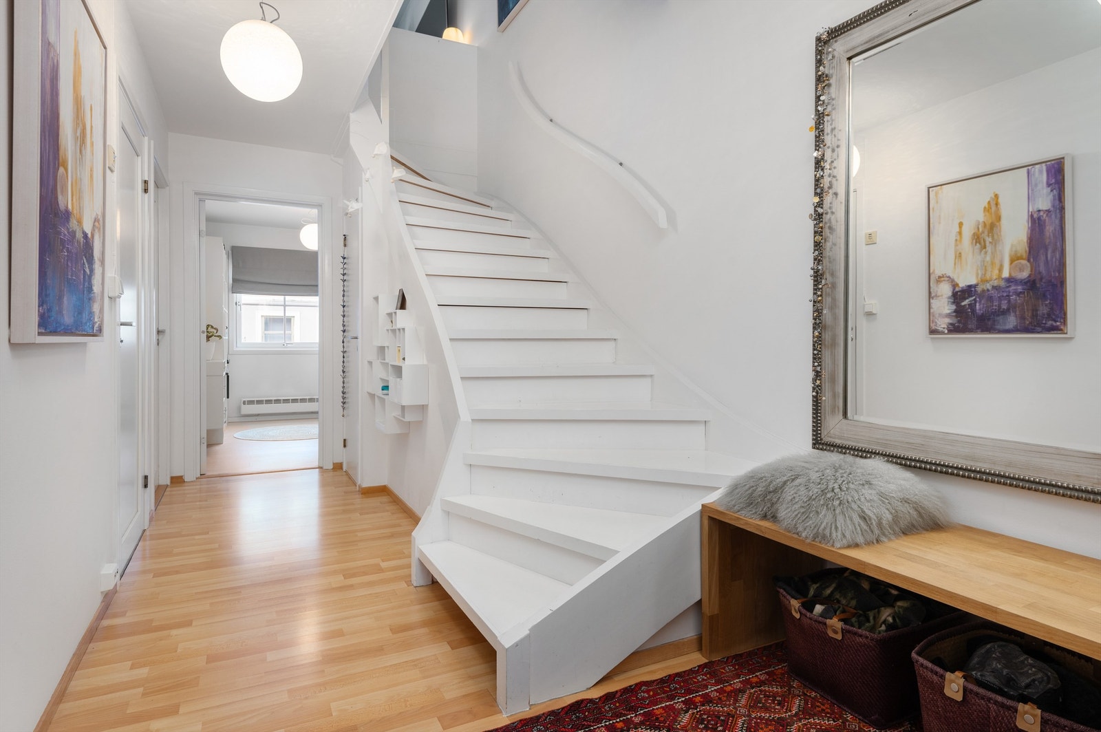 Etasjen har tre soverom som alle har god størrelse. Galleribilde