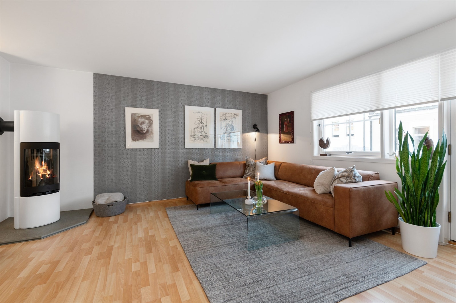 Flott leilighet over to plan med svært sentral beliggenhet. Galleribilde