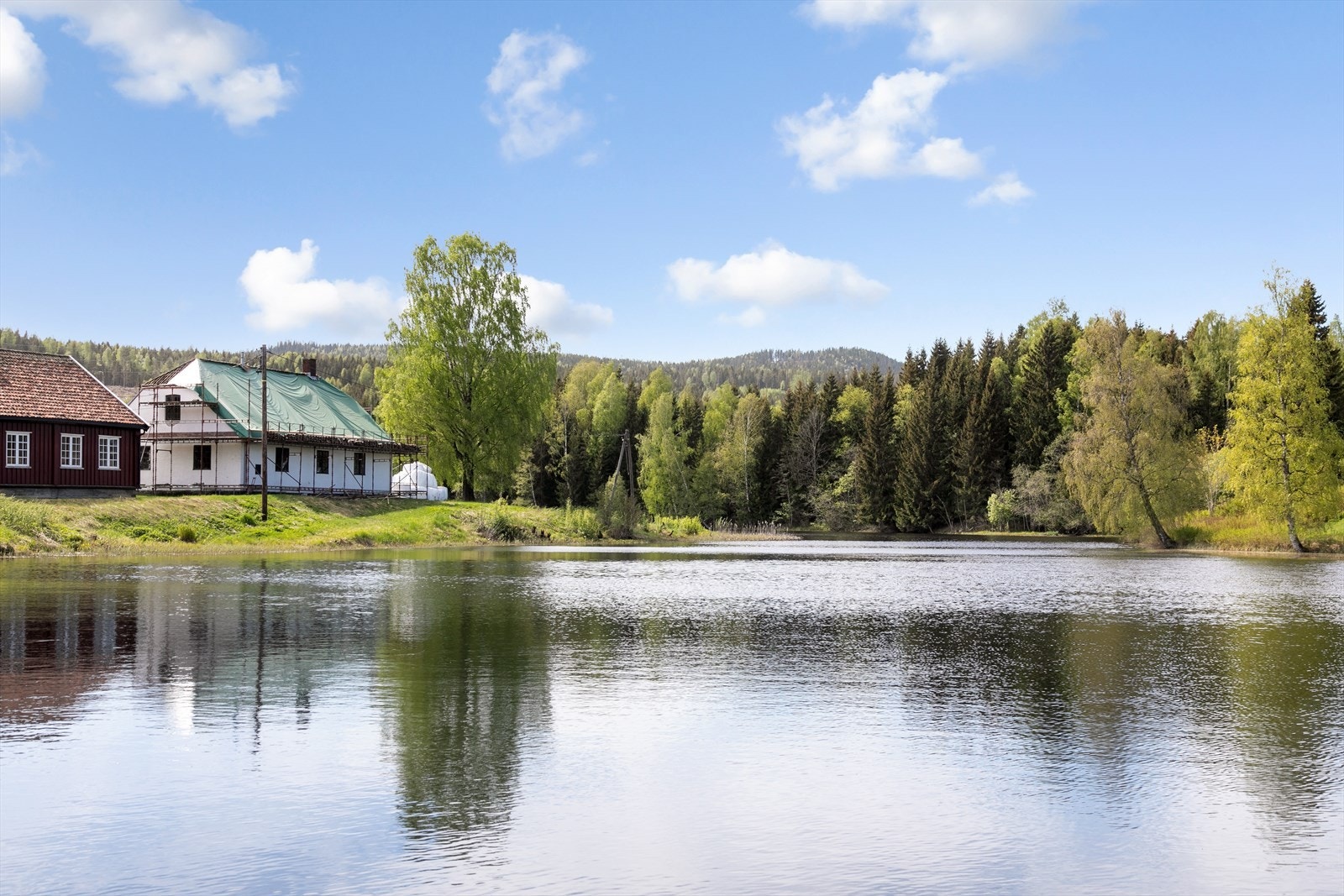 Hakadals verk, som er et gammelt jernverk, ligger ved Hakadalselva. Galleribilde