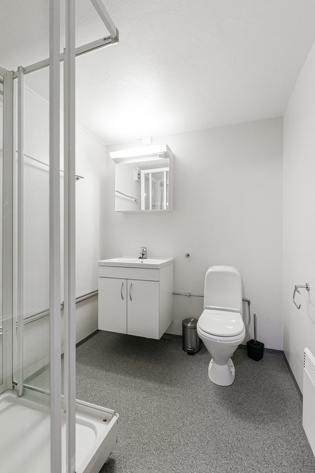 Boligens andre bad ligger i første kjelleretasje. Galleribilde