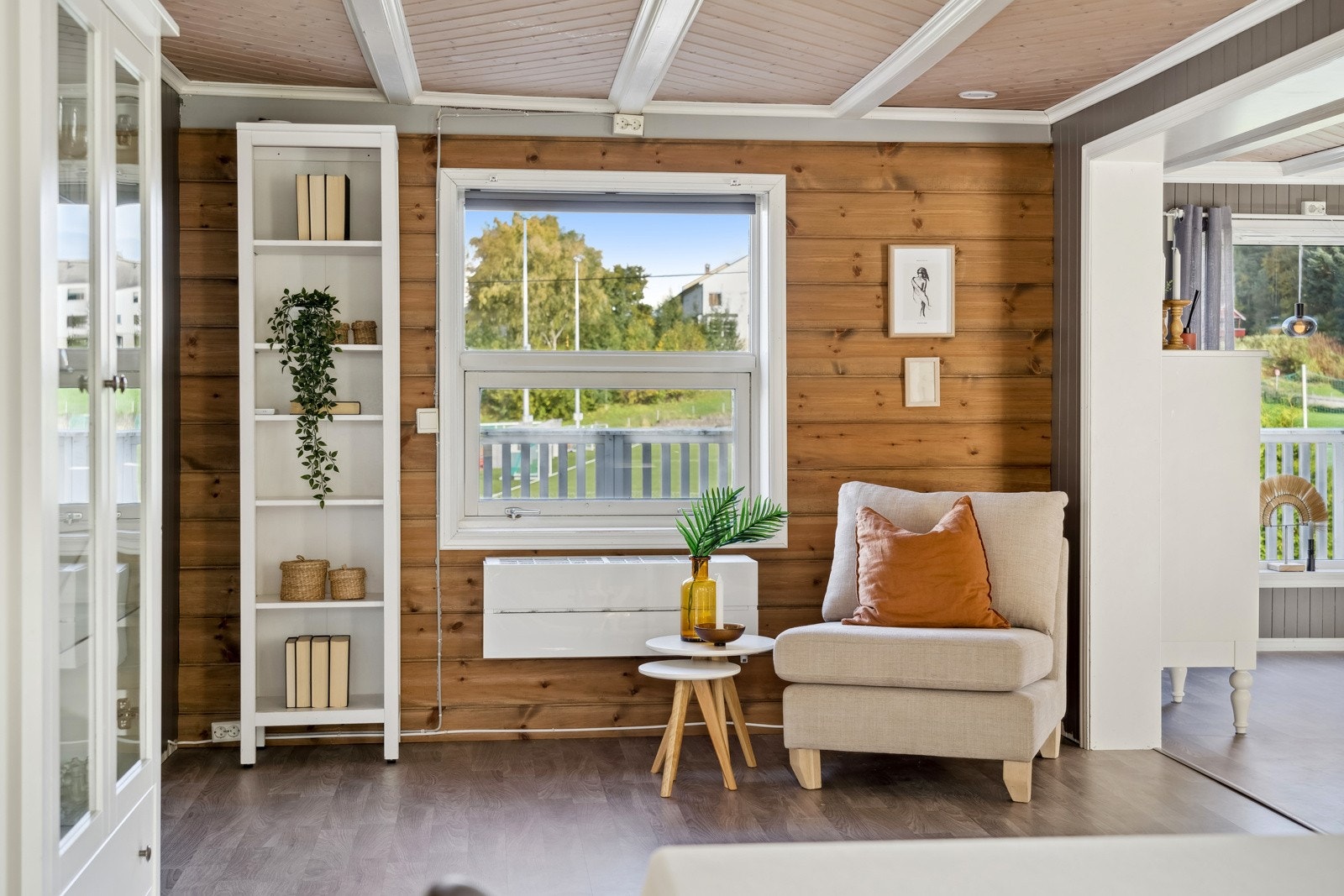 Koselig krok mellom stue og kjøkken. Galleribilde