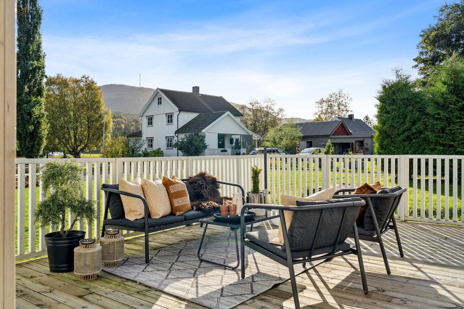 Utmerket plass til å nyte sene sommerkvelder. Galleribilde