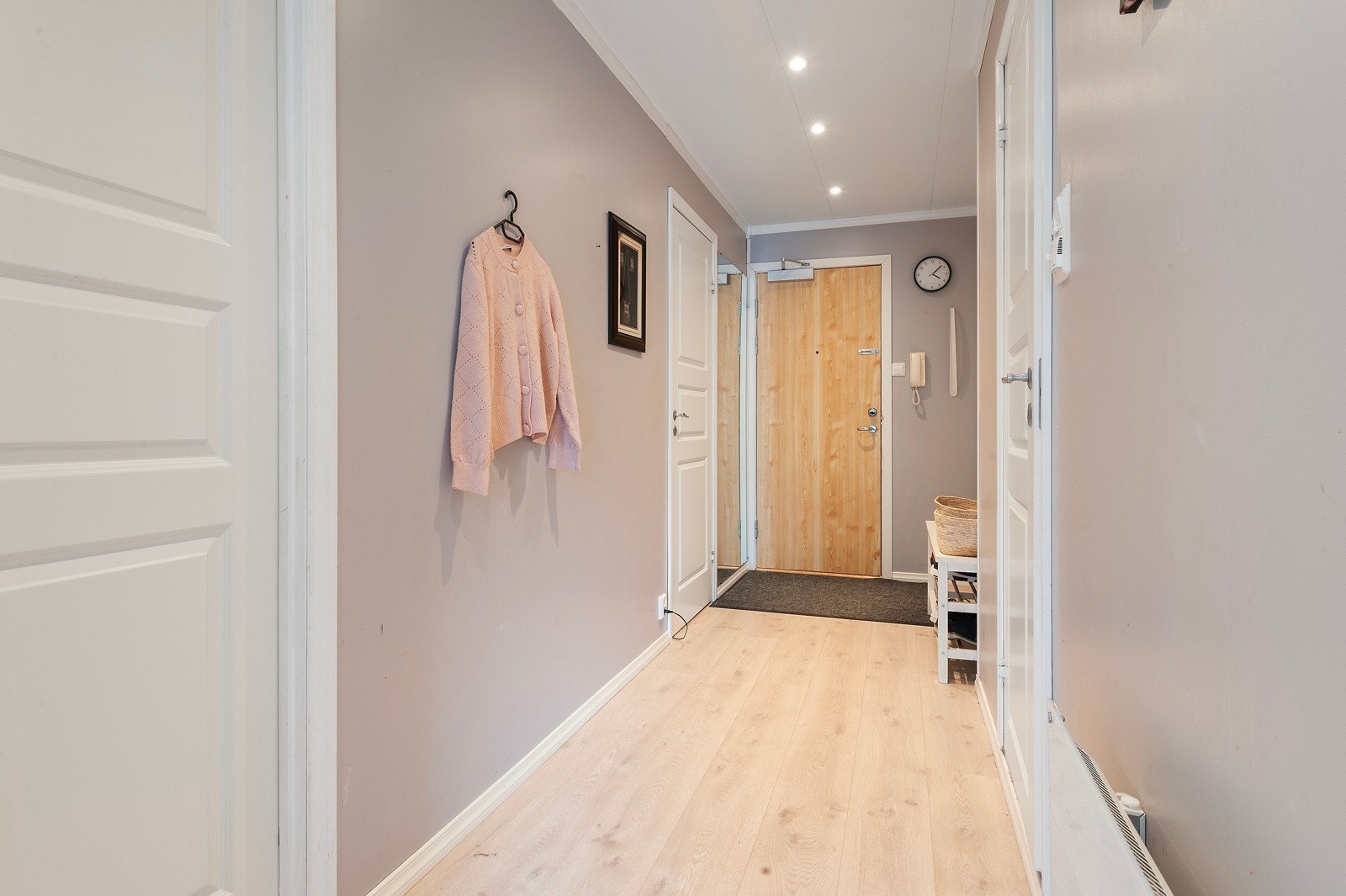 Lys og fin entré. Galleribilde