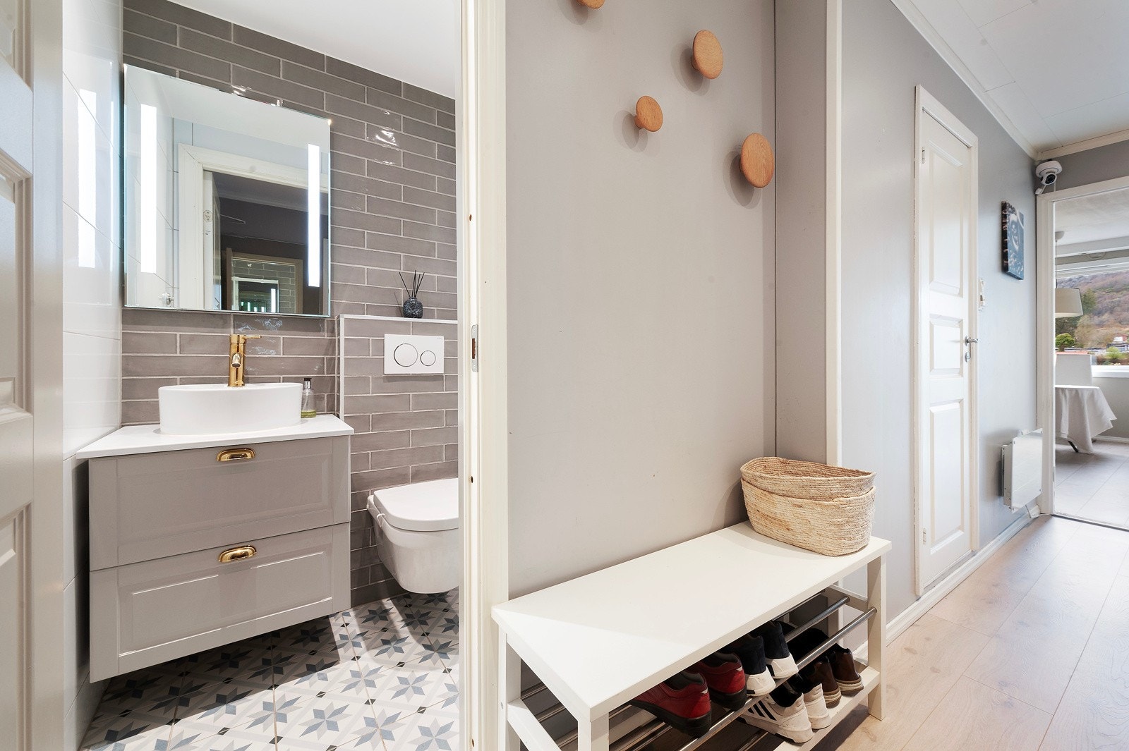 Leilighetens toalettrom. Galleribilde