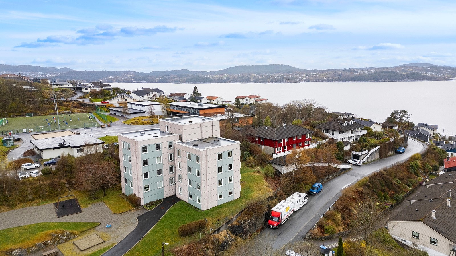 Dronefoto over nærområdet. Galleribilde