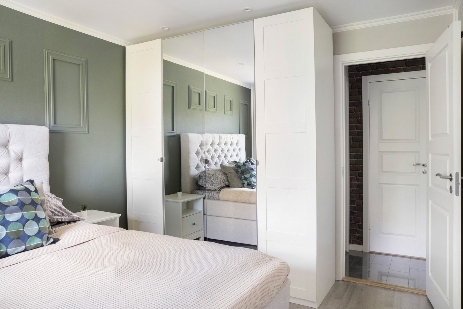 Skapet gir godt med oppbevaringsplass. Galleribilde