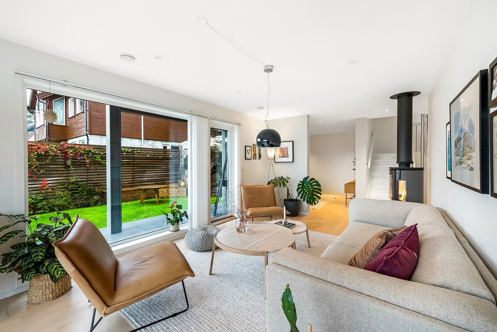 Innebygde spotter i tak Galleribilde