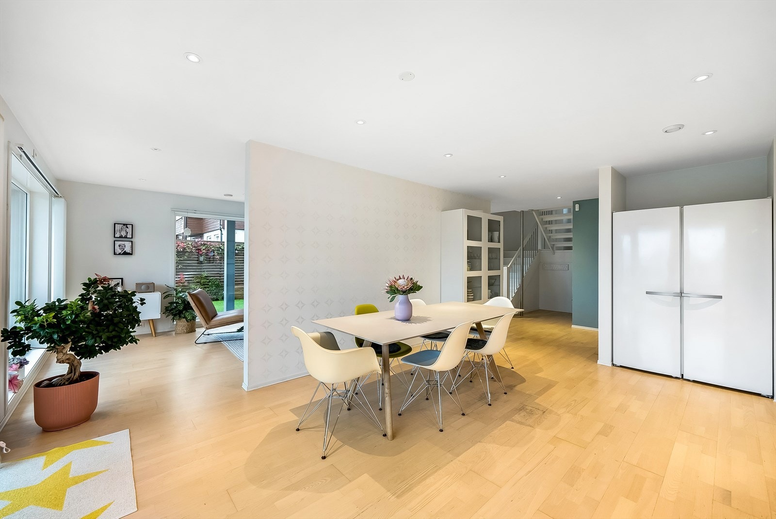 Her har du god plass til å invitere mange gjester til en hyggelig middag. Galleribilde