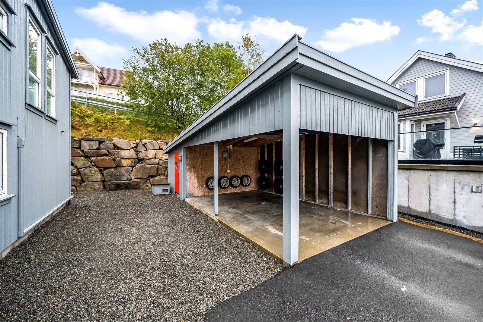 Carport m/bod Galleribilde