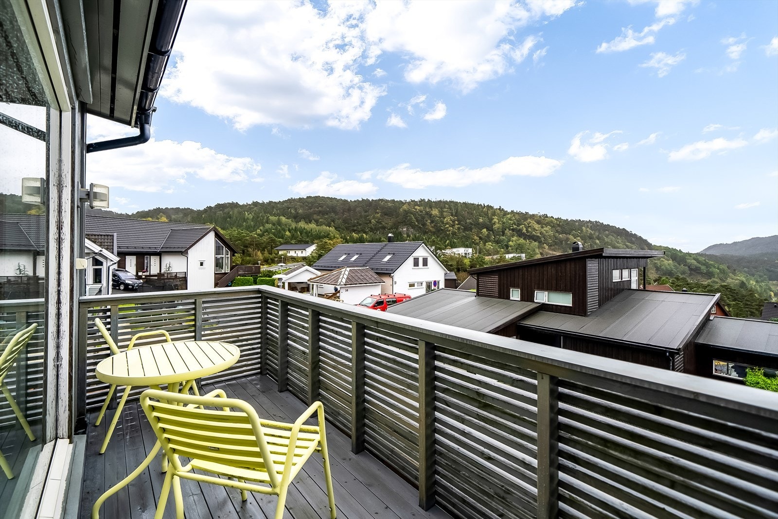 Balkong m/utgang fra loftstue. Galleribilde