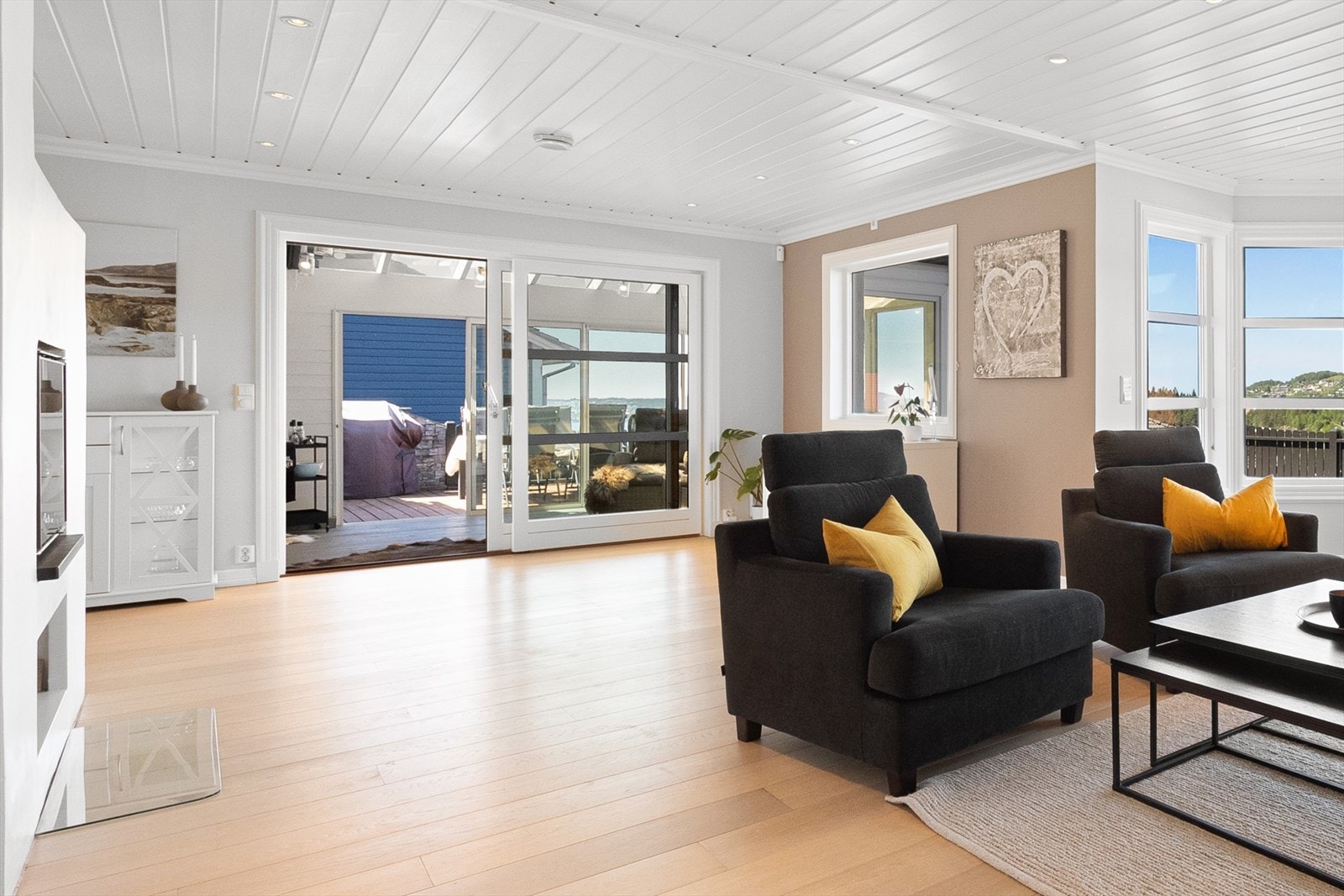 Utgang til tilbygd innglasset terrasse/vinterhage Galleribilde