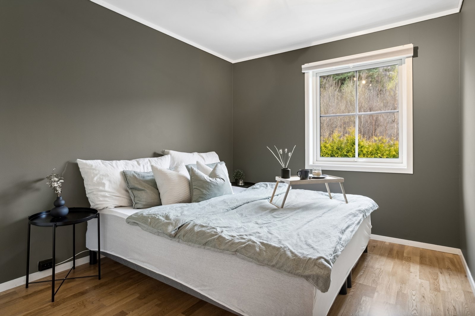 Hovedsoverom med god plass til dobbeltseng Galleribilde