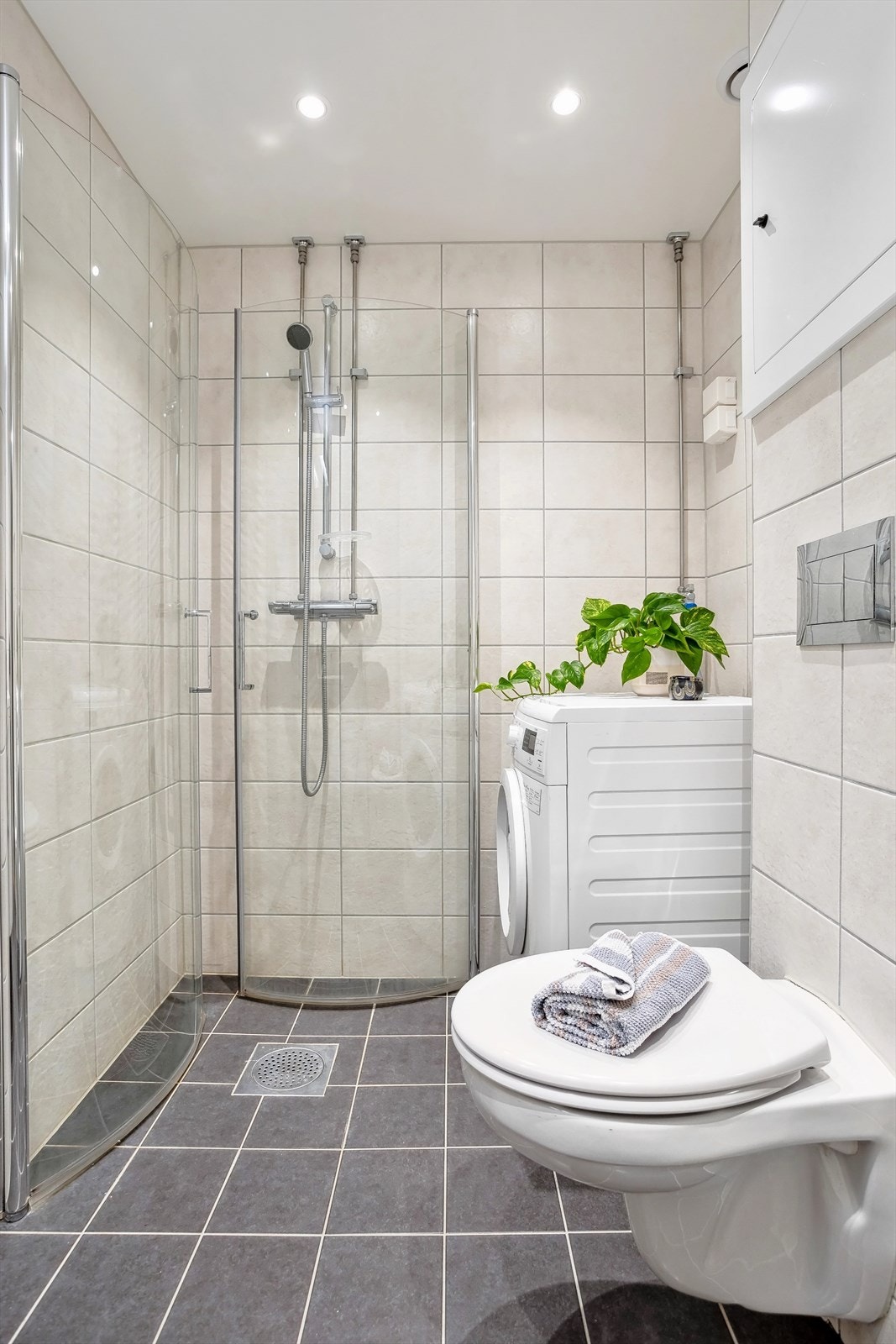 Opplegg for vaskemaskin. Galleribilde