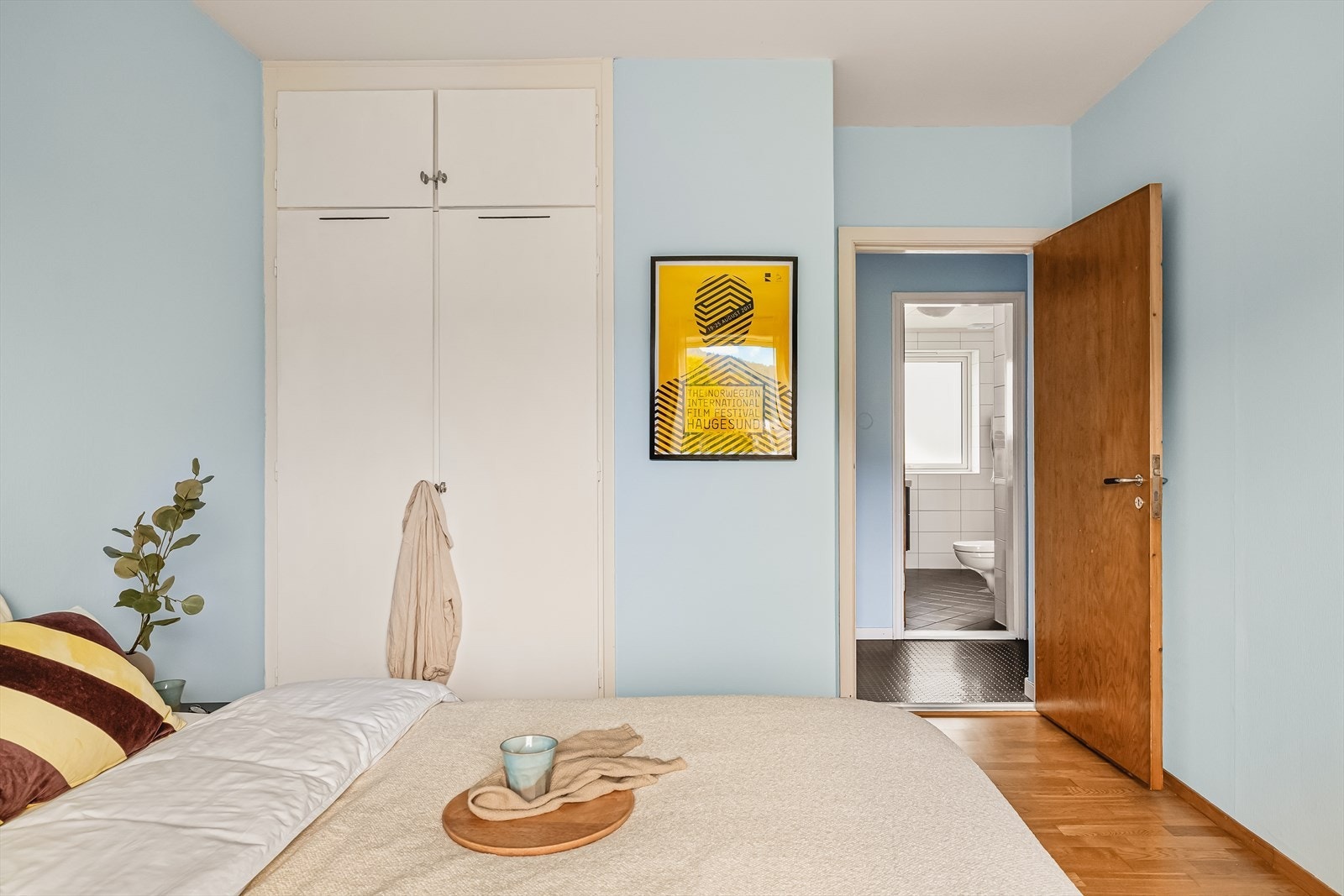 Hovedsoverommet har innebygd garderobe. Galleribilde