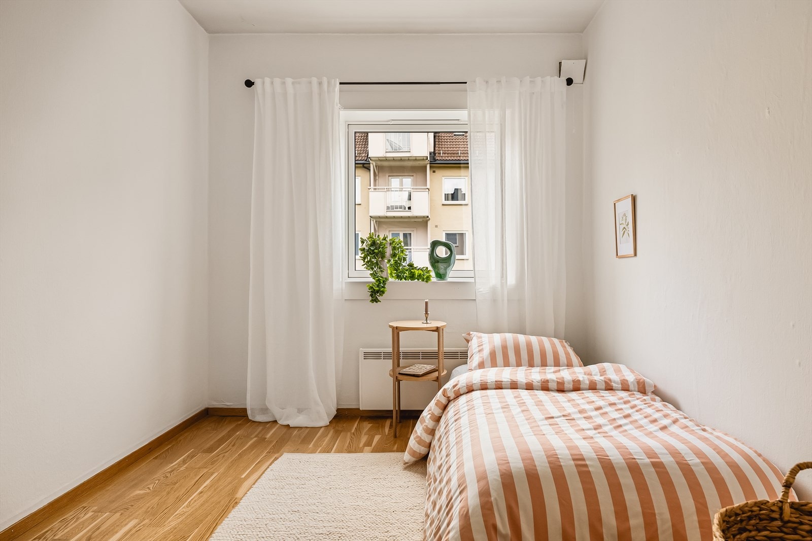 Soverom 2 er på ca. 9,38 m². Galleribilde