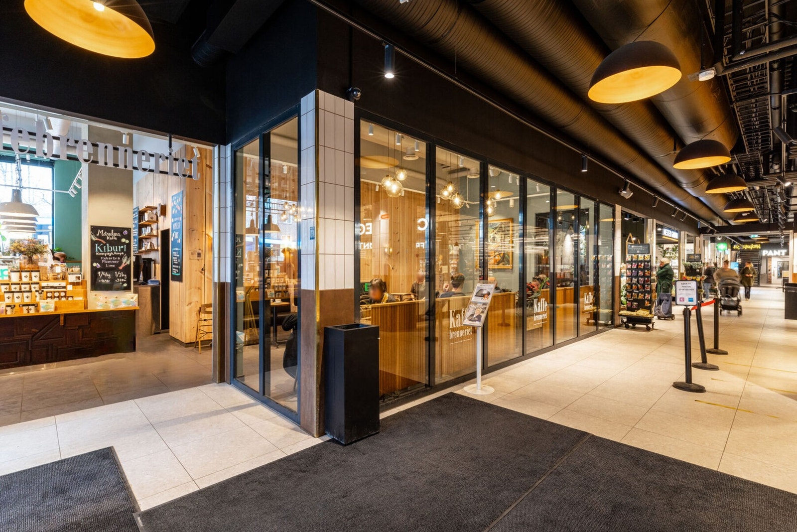 På Carl Berners plass ligger senteret Carl Berner Torg. Galleribilde