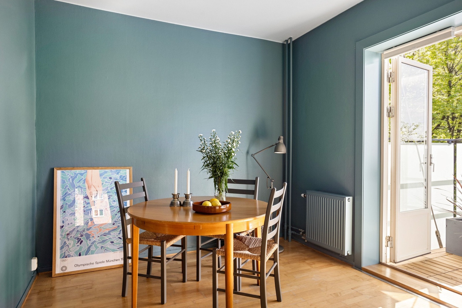 Rommet passer perfekt som spisestue, soverom, barnerom, gjesterom eller kontor. Alt etter ønske og behov! Galleribilde