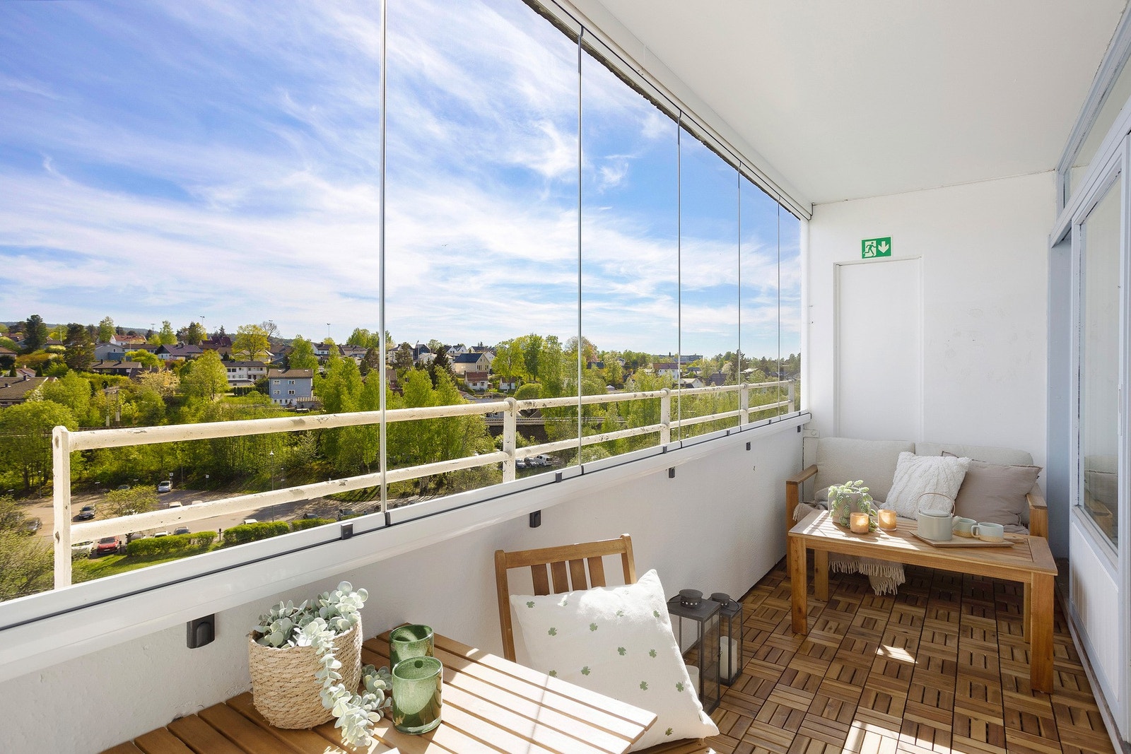 Her får du gleden av en herlig, innglasset balkong med sol hele dagen. Galleribilde