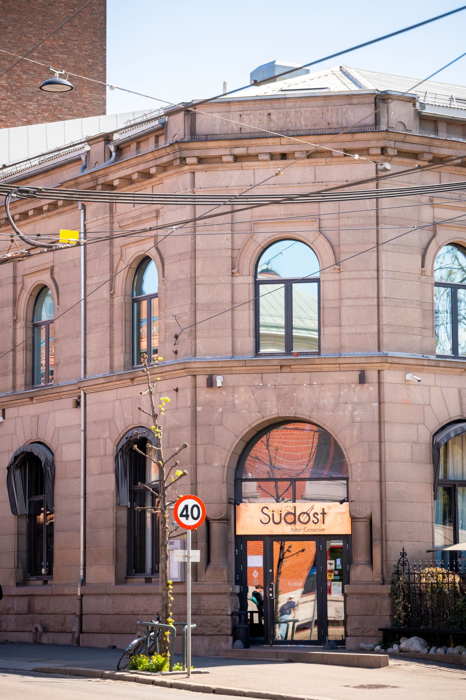 Südøst ligger som nærmeste nabo. Galleribilde