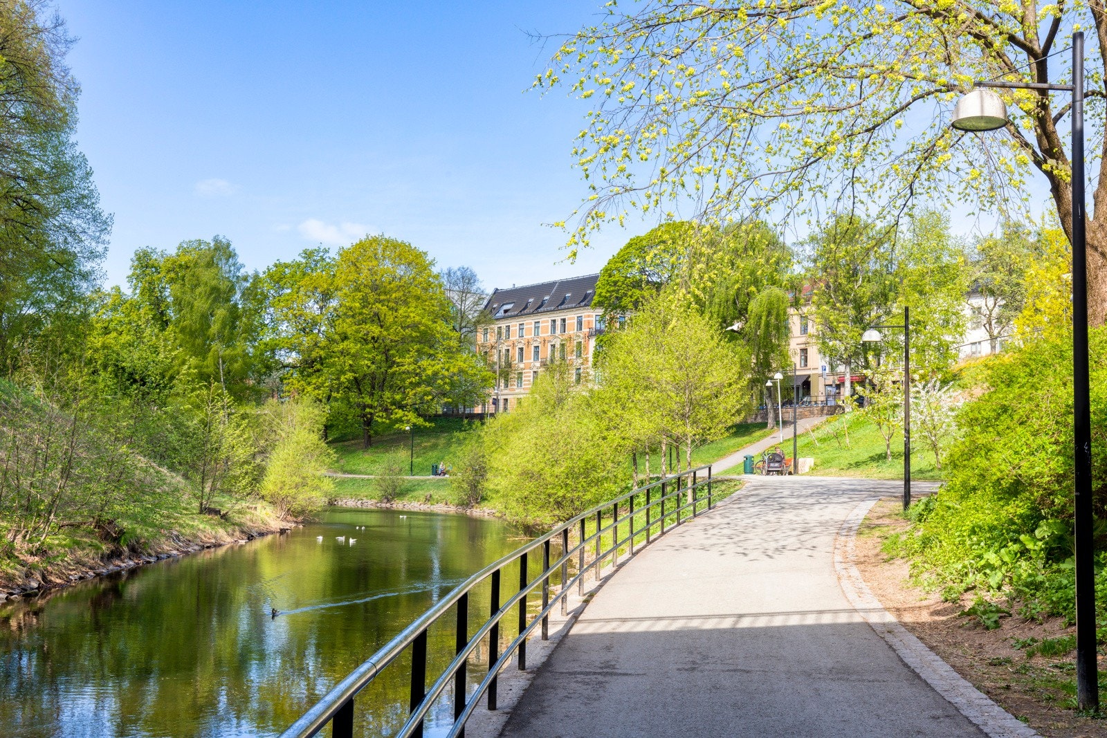 Det er meget fine turmuligheter langs Akerselva som strekker seg fra Maridalen i nord, til sentrum/Bjørvika i syd. Galleribilde