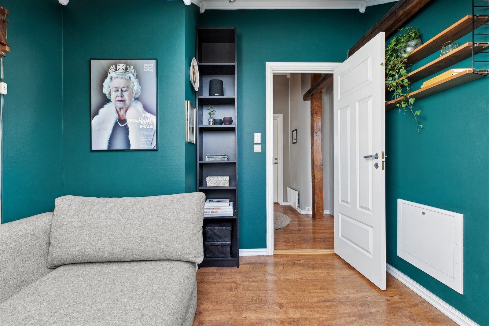 Soverom II er i dag utstyrt med en sovesofa og har i tillegg plass til garderobeskap hvis ønskelig Galleribilde