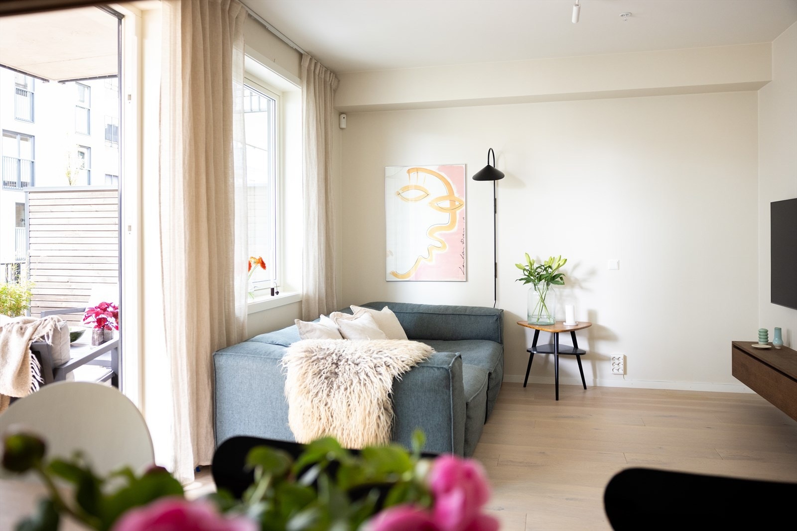 Stuen er enkel å møblere. Galleribilde