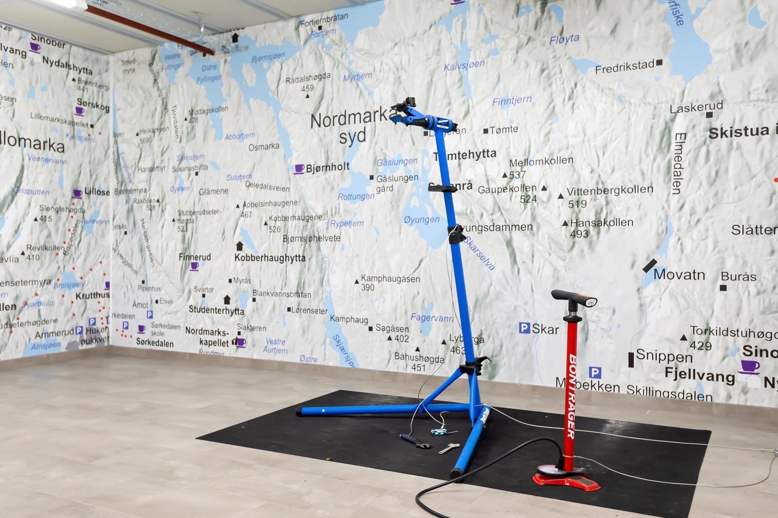 Planlegg turen mens du fikser sykkelen. Galleribilde