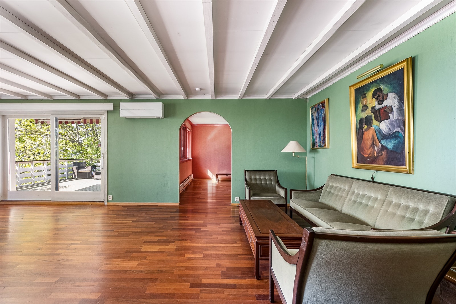 Luft-luft varmepumpe ble installert i stuen i 2020. Galleribilde