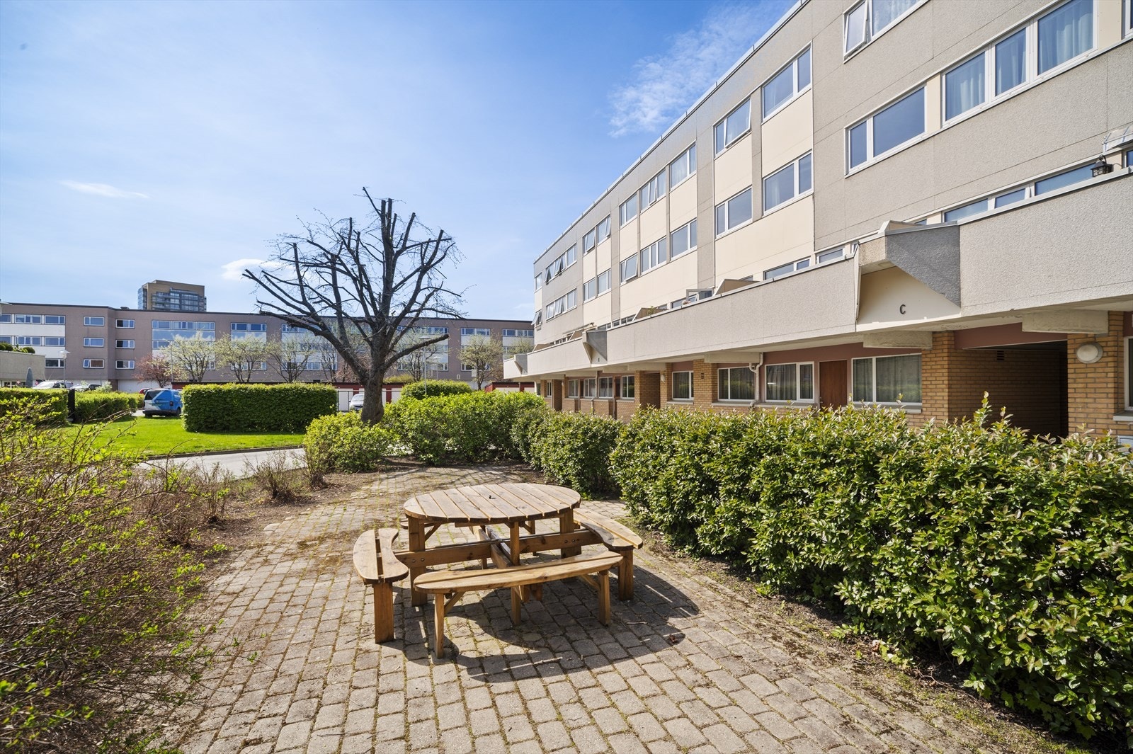 Bromstad borettslag har rikelig av fellesareal man kan boltre seg på. Galleribilde