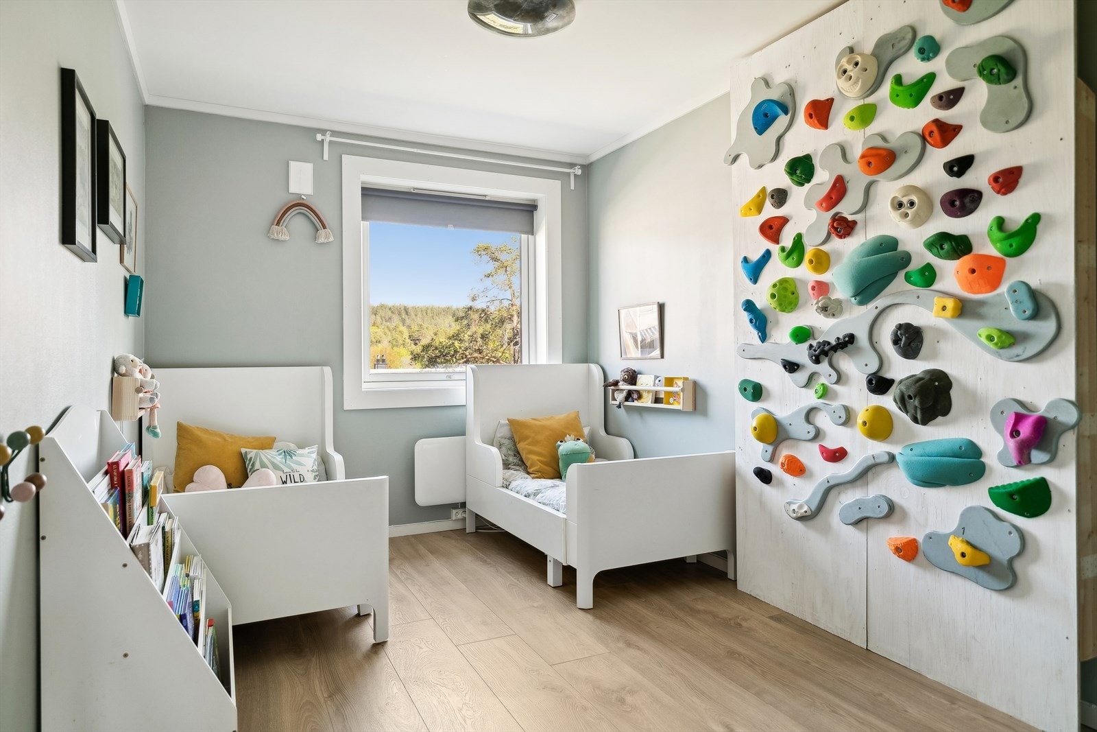 Bruk gjerne det ekstra rommet som barnerom, gjesterom eller hjemmekontor. Galleribilde