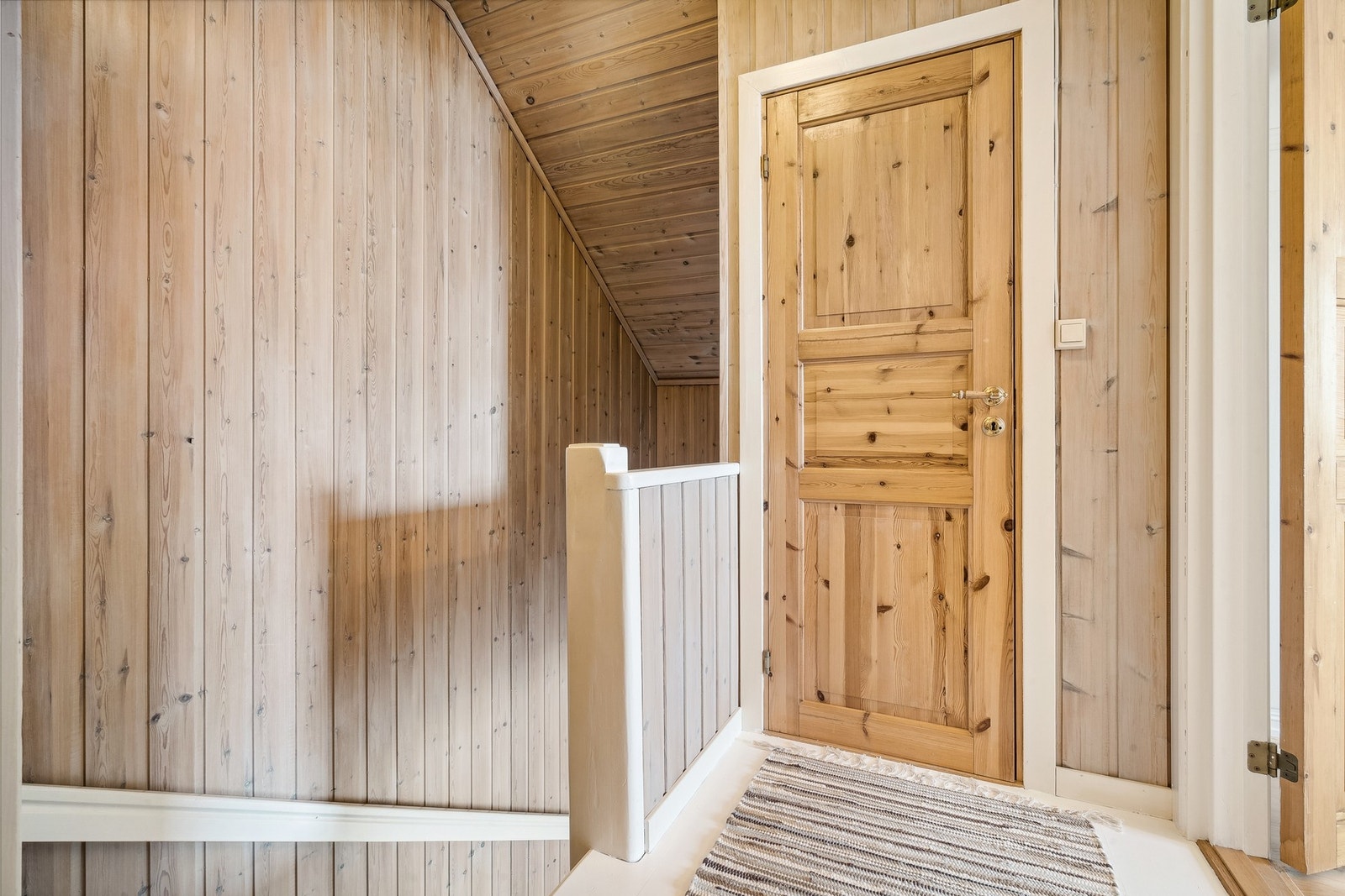 Liten bod Galleribilde