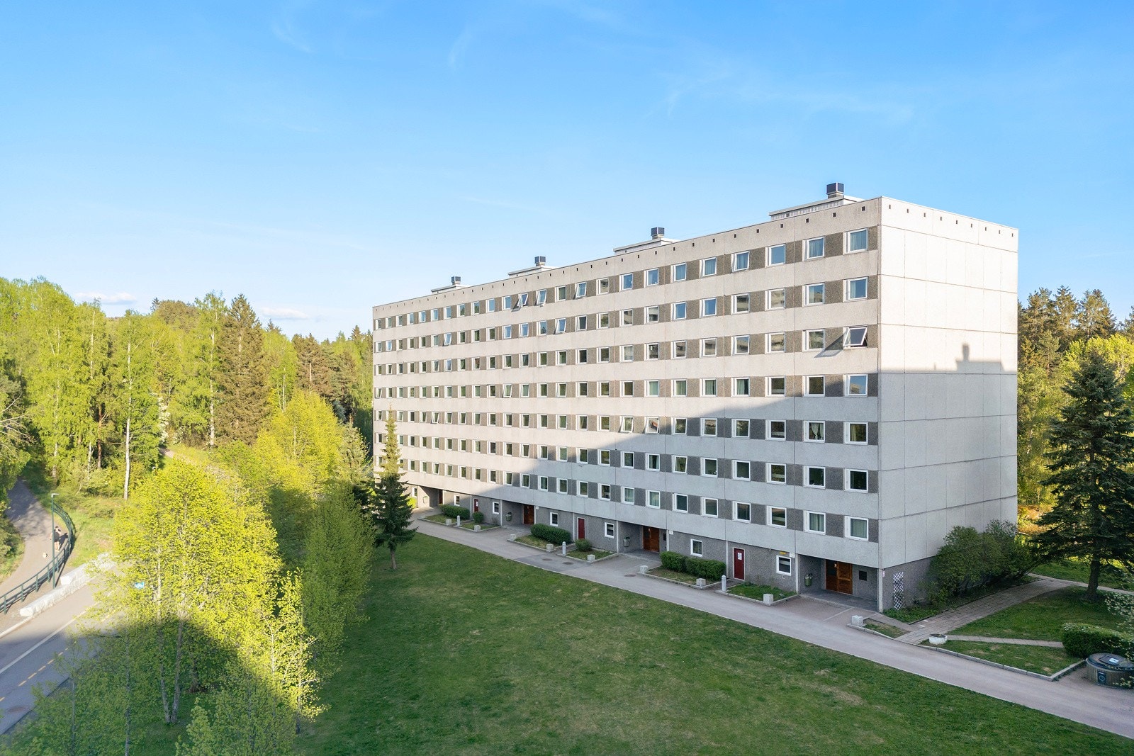 Boligen ligger i byggets 2. etasje. Galleribilde