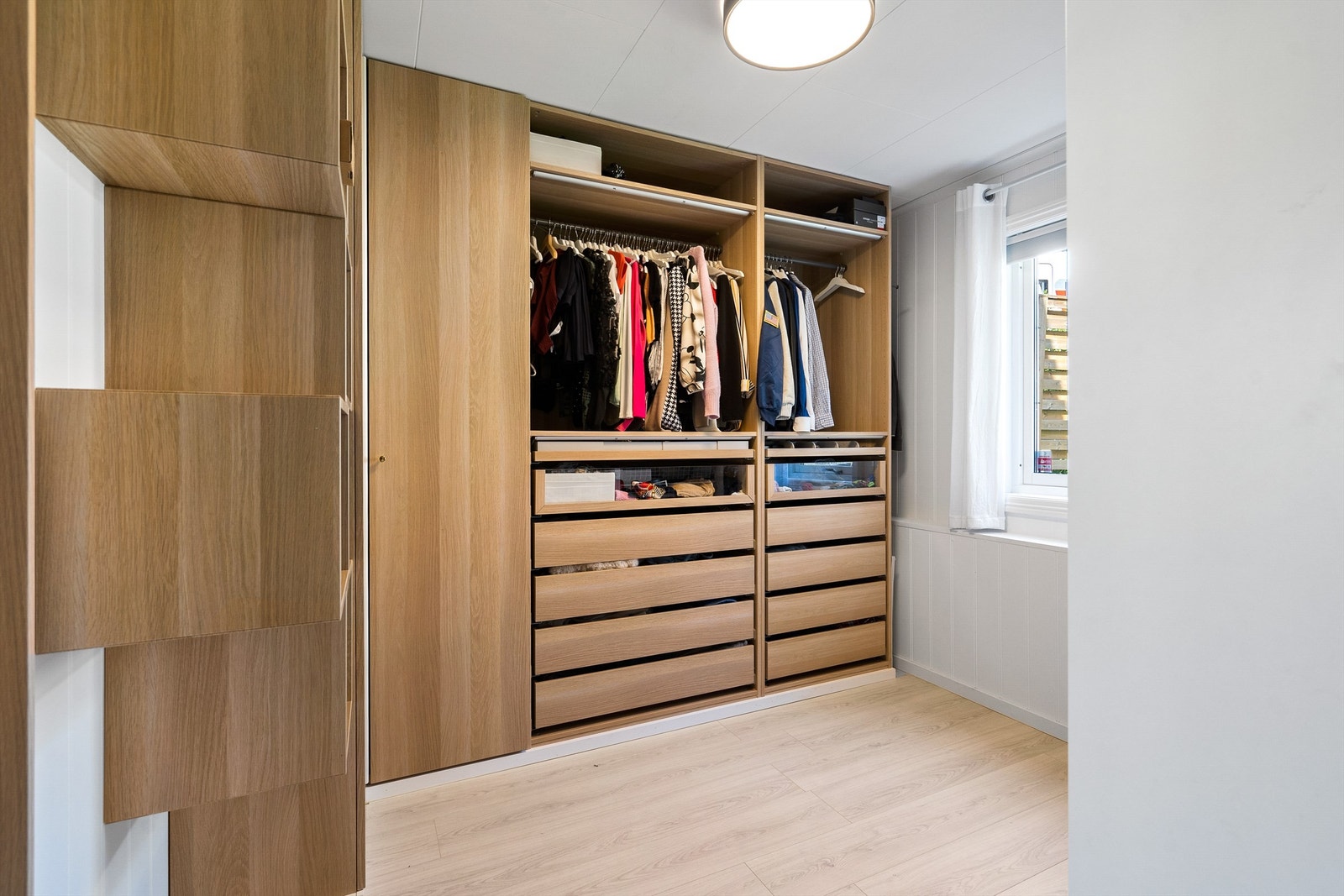 Walk in garderobe Galleribilde