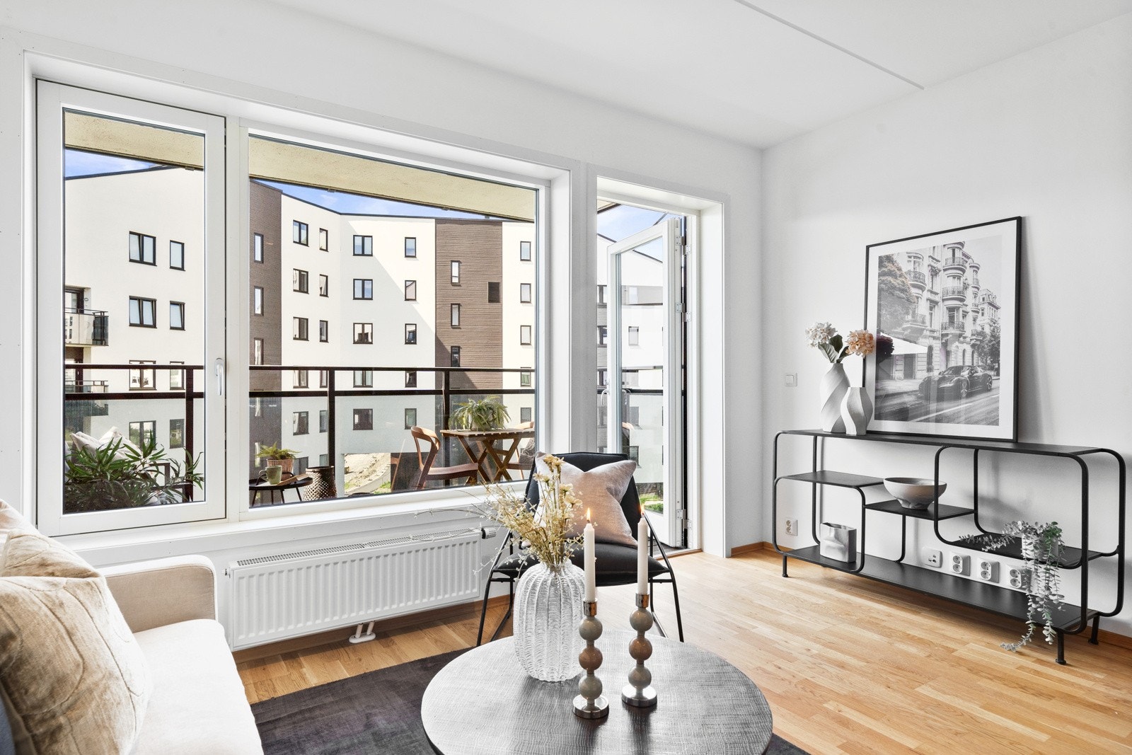 Lave fellesutgifter på 4 369,- pr. mnd. Disse inkluderer fyring og varmtvann, tv/internett samt drift og vedlikehold. Galleribilde