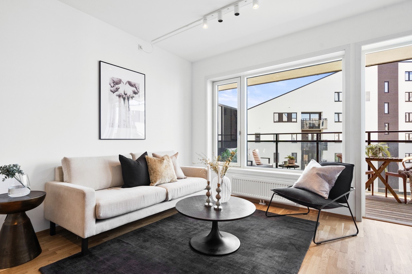 Lekker og nyere 4-roms selveierleilighet av god størrelse, og med gjennomgående god standard. Galleribilde