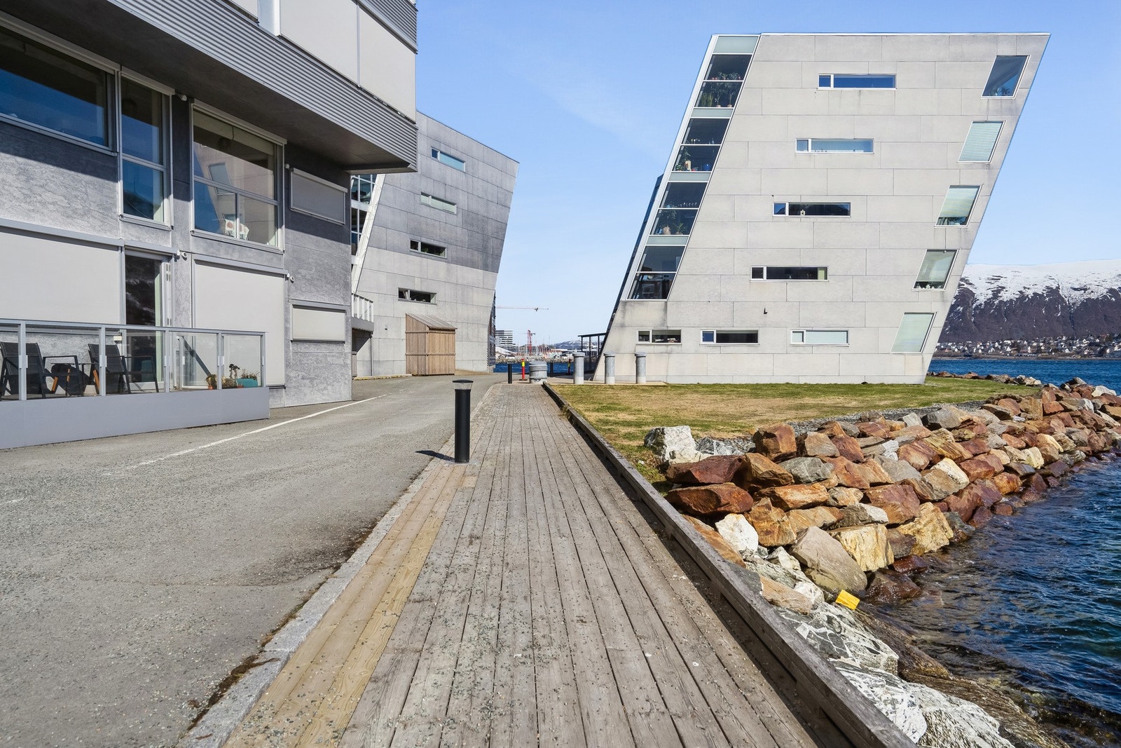 Her bor du maritimt til i et veletablert og sentrumsnært området. Galleribilde