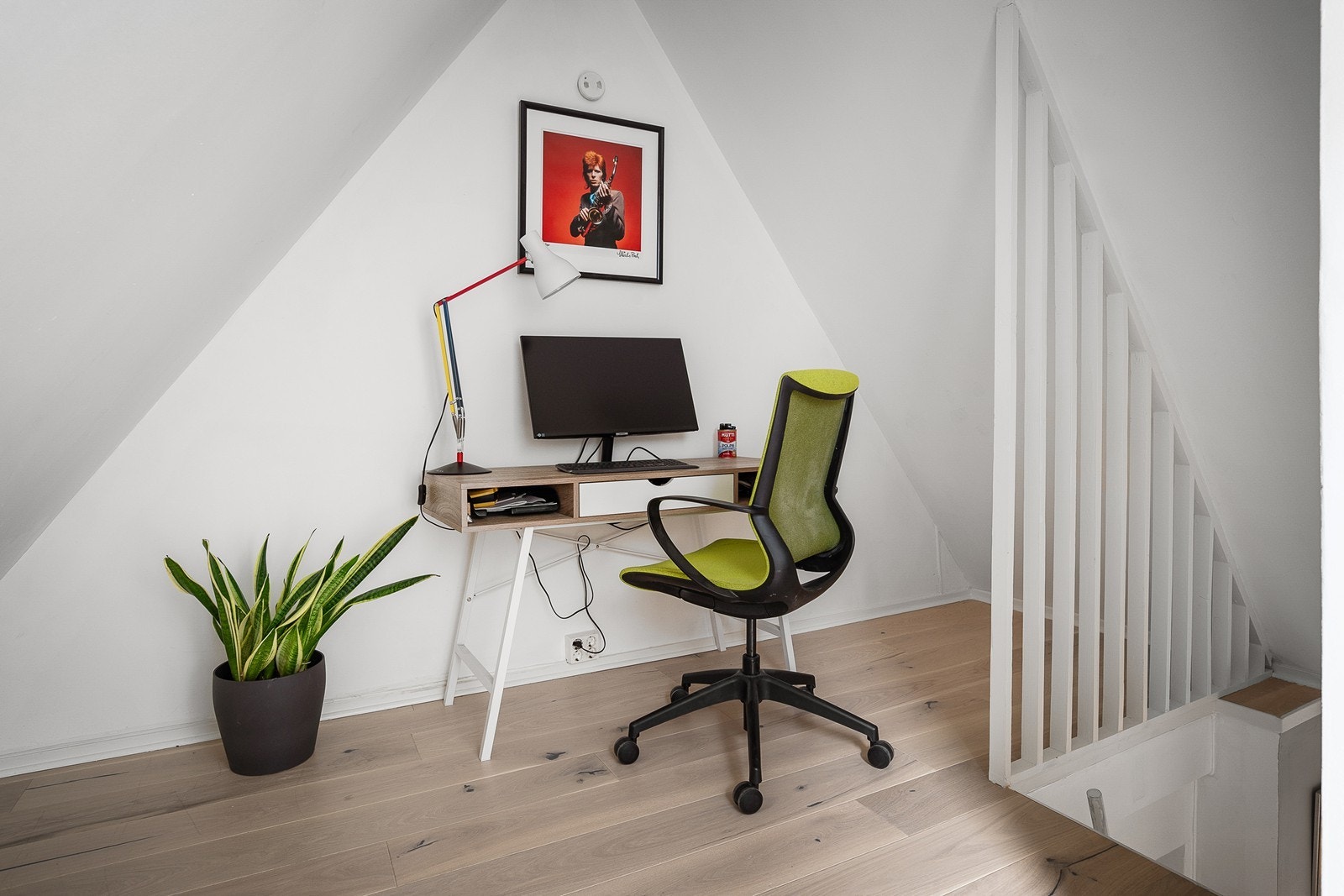 Hemsen har flere bruksmuligheter, og er i dag benyttet som en kontorløsning. Galleribilde