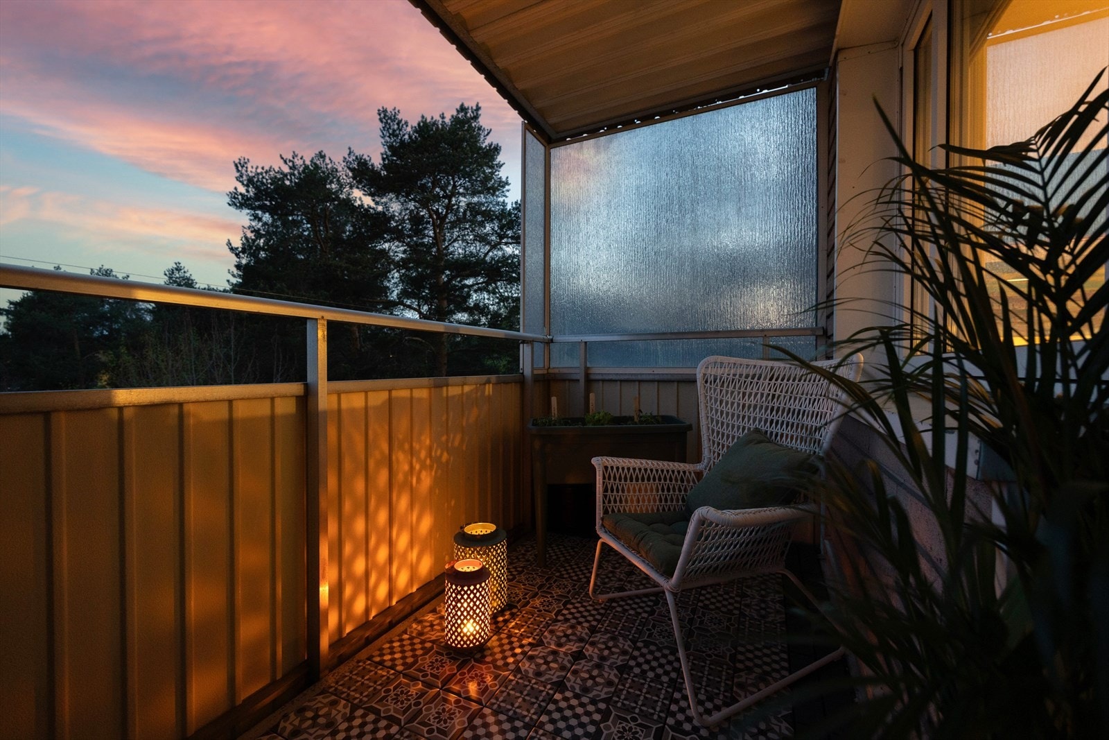 Her kan varme sommerkvelder nytes i godt selskap. Galleribilde