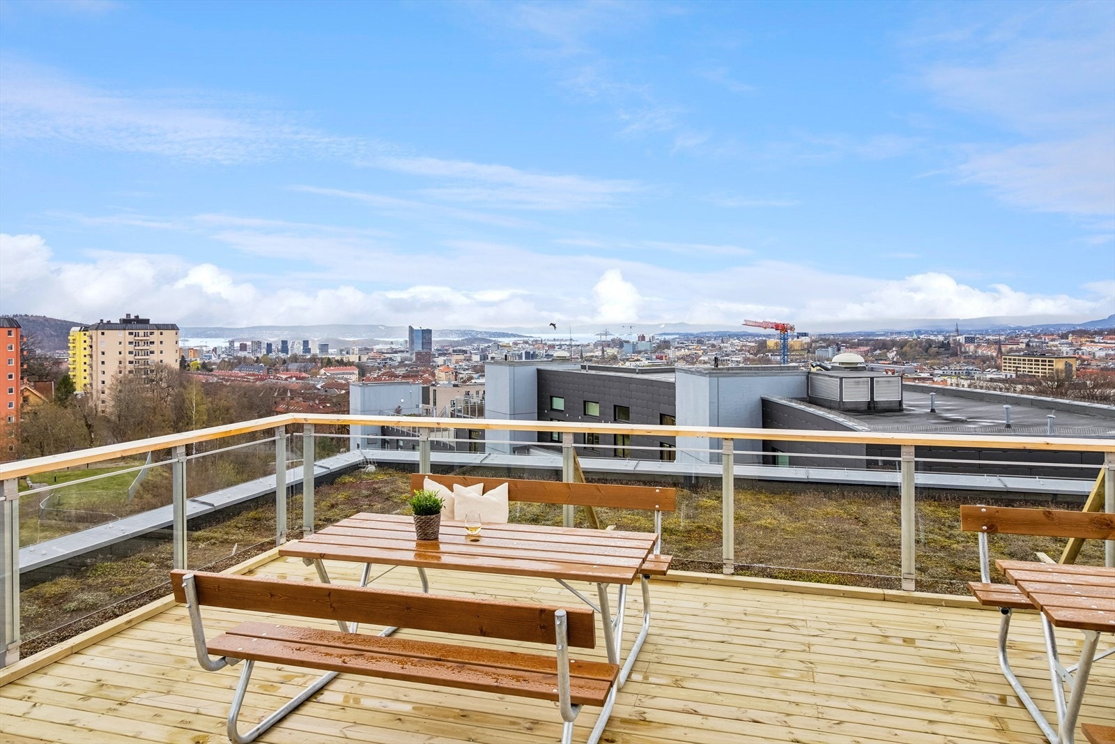 En av borettslagets to fellesterrasser Galleribilde