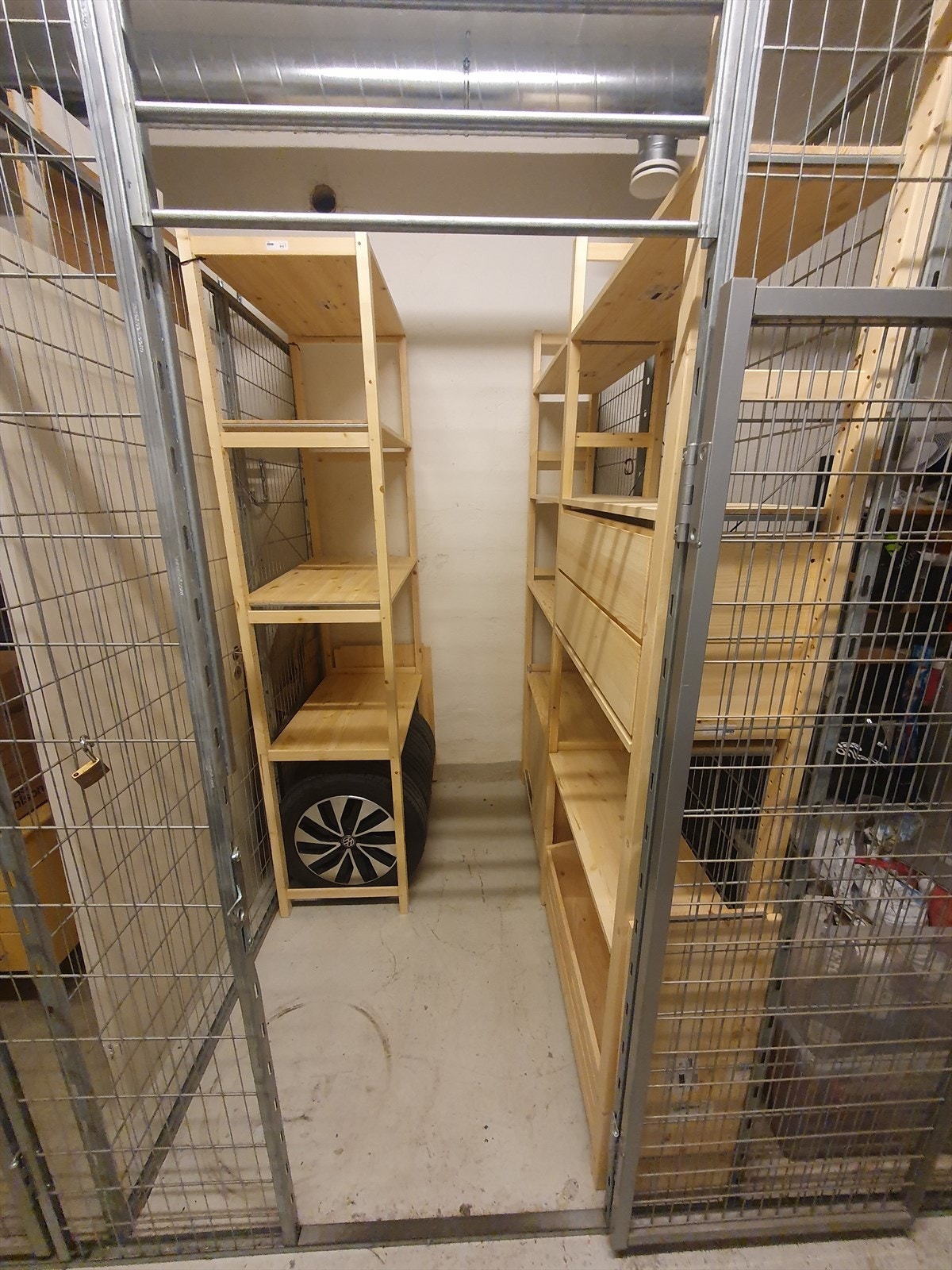 Selgers eget bilde av bod Galleribilde