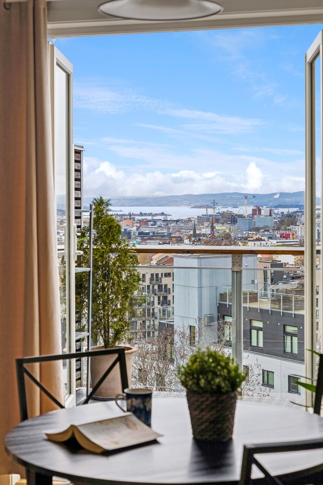 Fantastisk utsyn fra leiligheten mot Oslofjorden Galleribilde